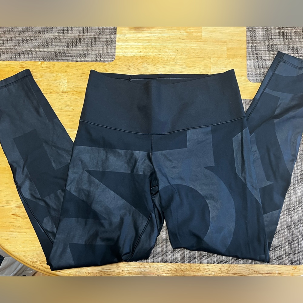 Adidas leggings high rise. Wide waist band Black. Sz M moisture wicking like new